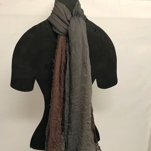 Raisin and gray scarf
